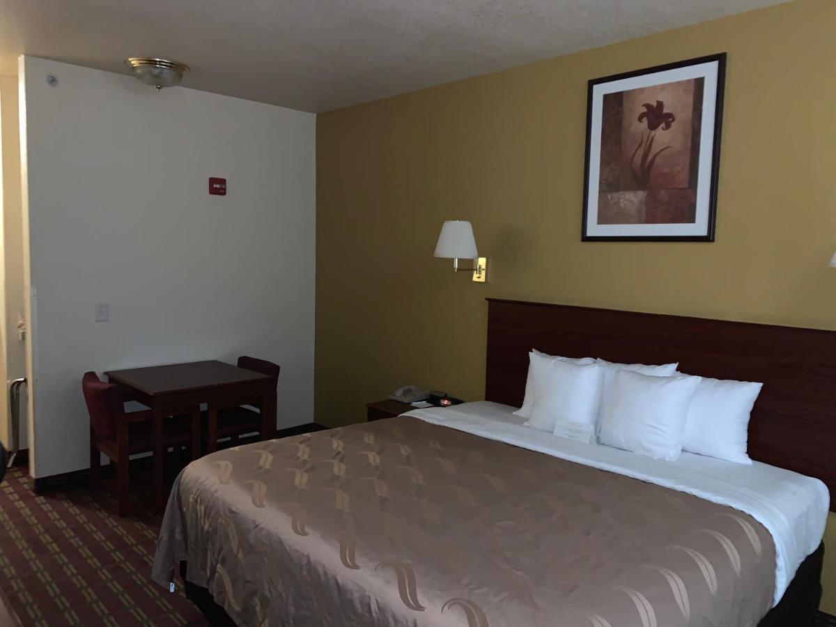 Holiday Inn Express - Wichita North - Park City By Ihg Exterior foto